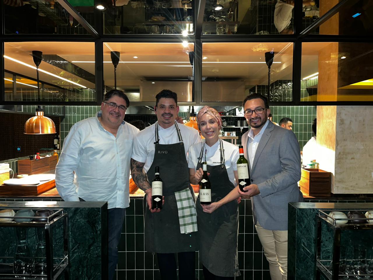 Rivo promove encontro entre chefs, empresários e representantes do vinho chileno em Belo Horizonte