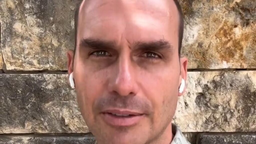 Eduardo Bolsonaro critica Lula e PT: ‘Temos que tirar esses psicopatas do poder’; veja vídeo