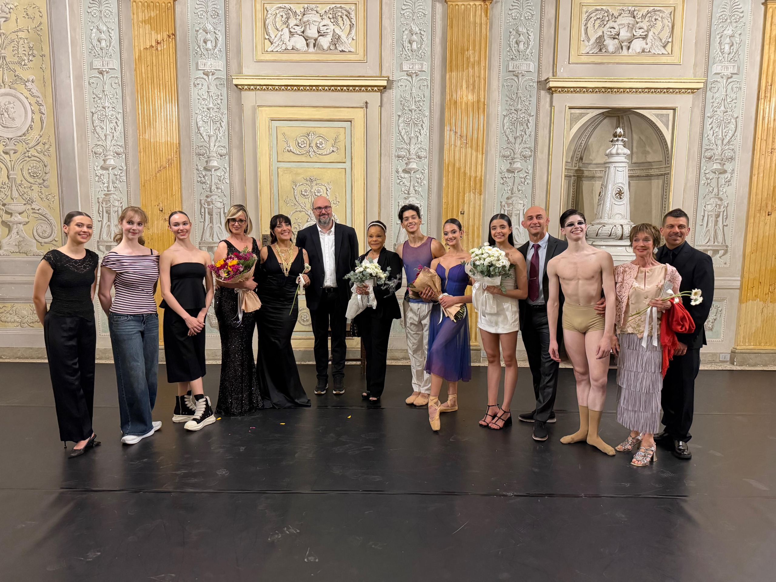Bailarinos do Basileu França ganham reconhecimento em duas das principais premiações do mundo