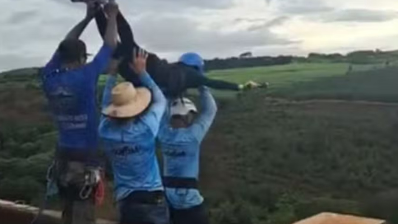 Responsáveis por morte de jovem em salto de rope jump são conduzidos à delegacia; veja vídeo