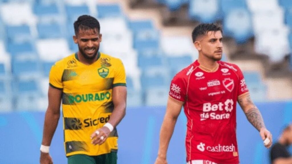 Vila Nova é derrotado pelo Cuiabá com gol nos acréscimos e perde liderança da Série B