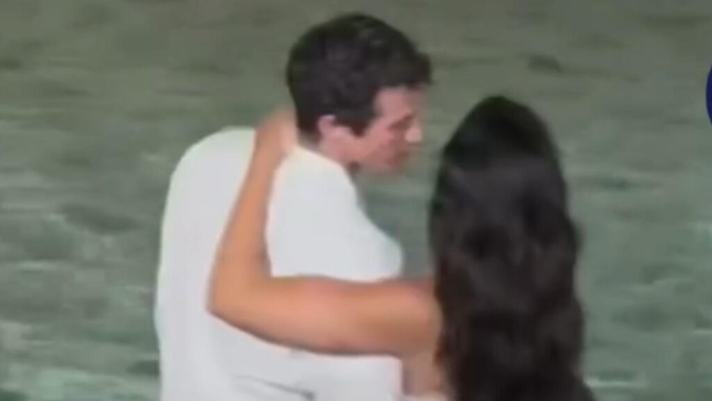 Vídeo: Dua Lipa e Callum Turner trocam beijos em passeio romântico pela Itália