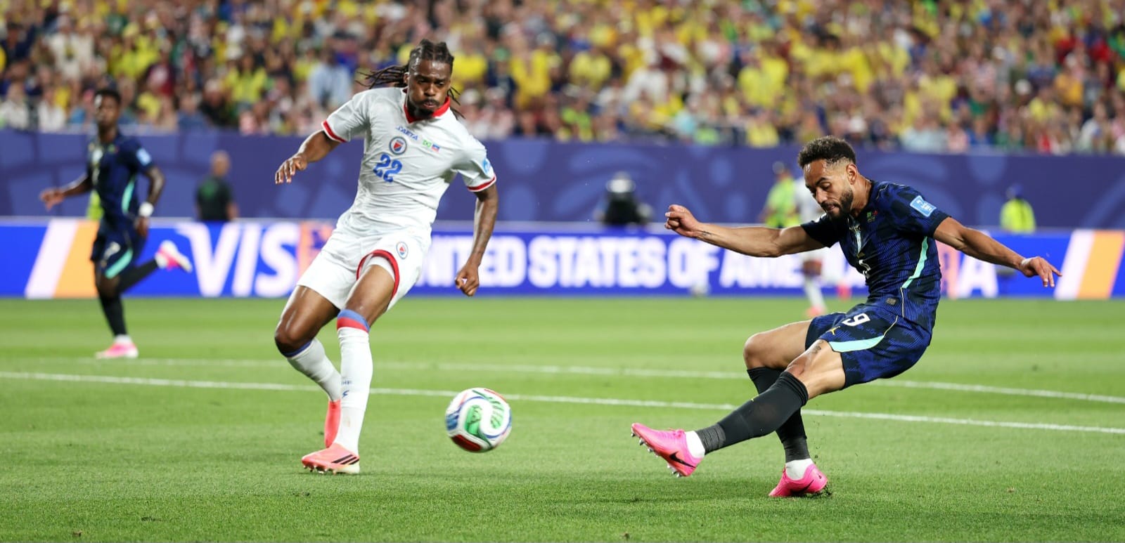 Brasil resolve no 1º tempo, supera Haiti, reage na Copa e assume liderança do Grupo C