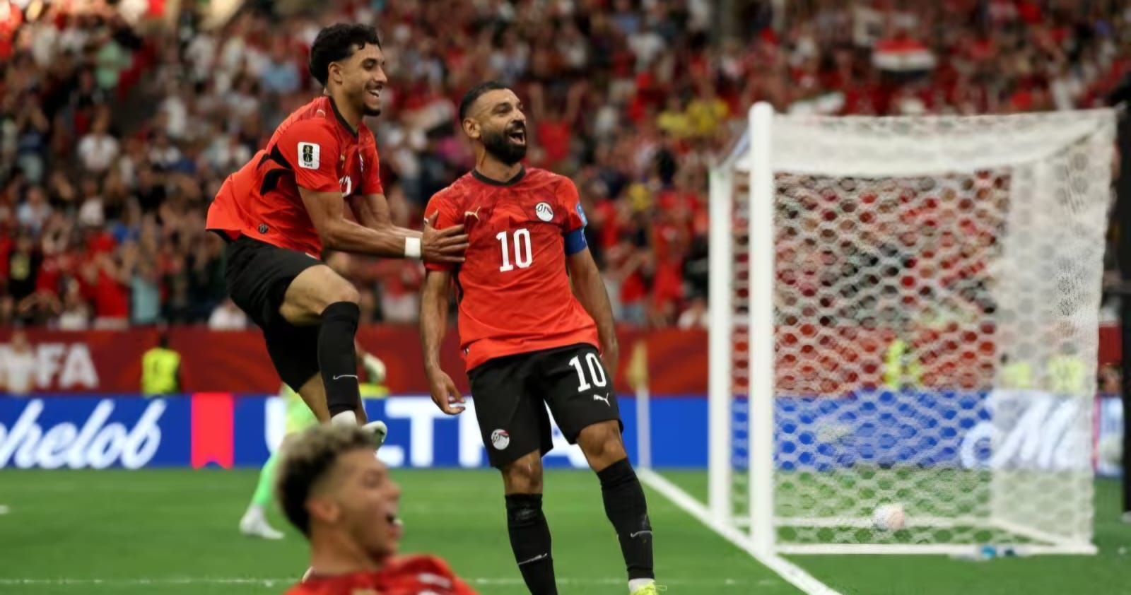 Egito vira sobre Nova Zelândia, conquista 1ª vitória em Copa e lidera grupo com show de Salah