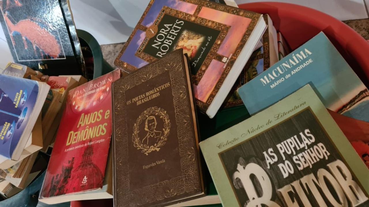 Gira livros ganha dois novos pontos de coleta em Goiânia e Catalão