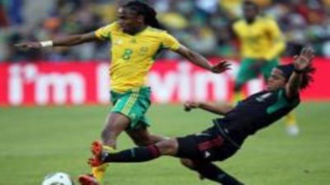 México bate África do Sul e juiz goiano aplica cartões 3 vermelhos