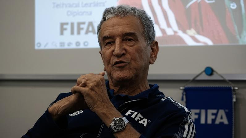 Parreira é internado na UTI com inflamação pulmonar no Rio de Janeiro