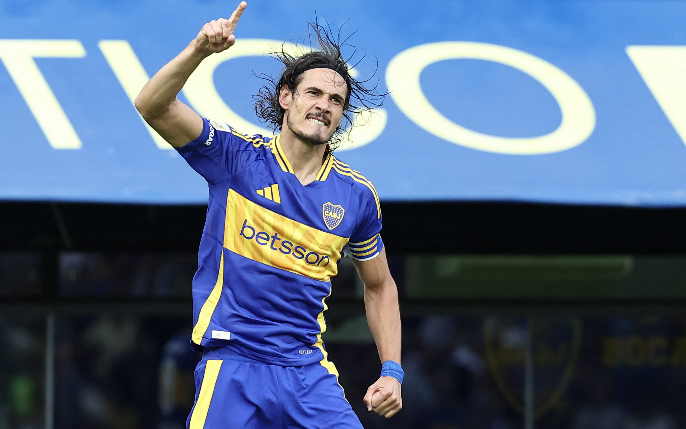 Cavani rescinde com o Boca Juniors e busca novo clube aos 39 anos
