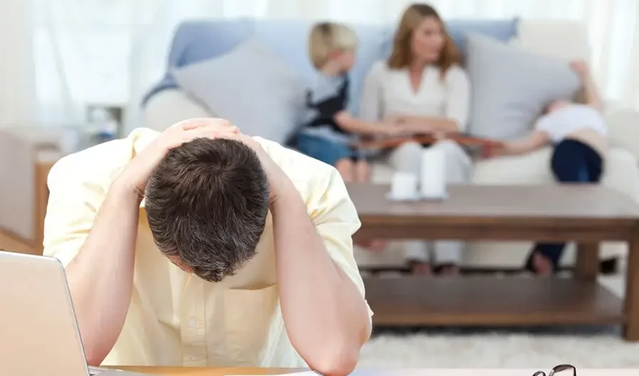 Percentual de famílias endividadas bate recorde e chega a 81,6% em maio