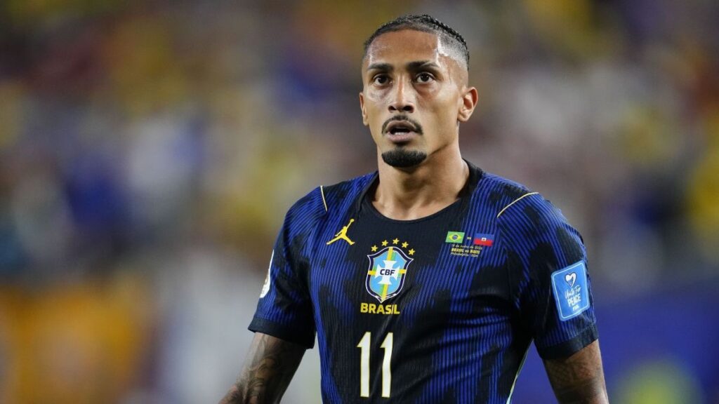 Sem Raphinha, Seleção ajusta equipe para duelo decisivo contra a Escócia