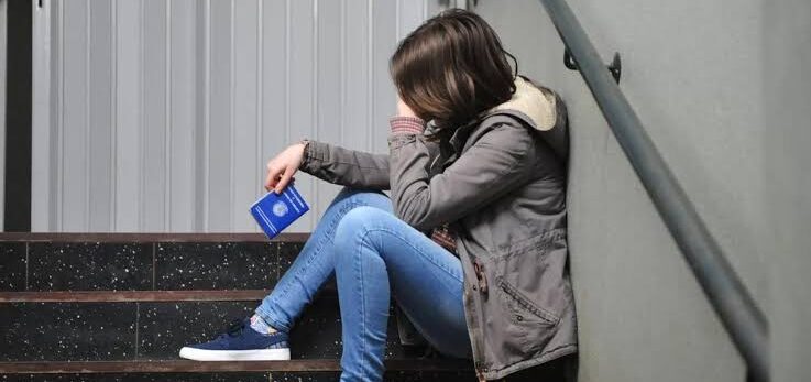 Jovens brasileiros enfrentam desemprego alto e pouca estabilidade no mercado de trabalho