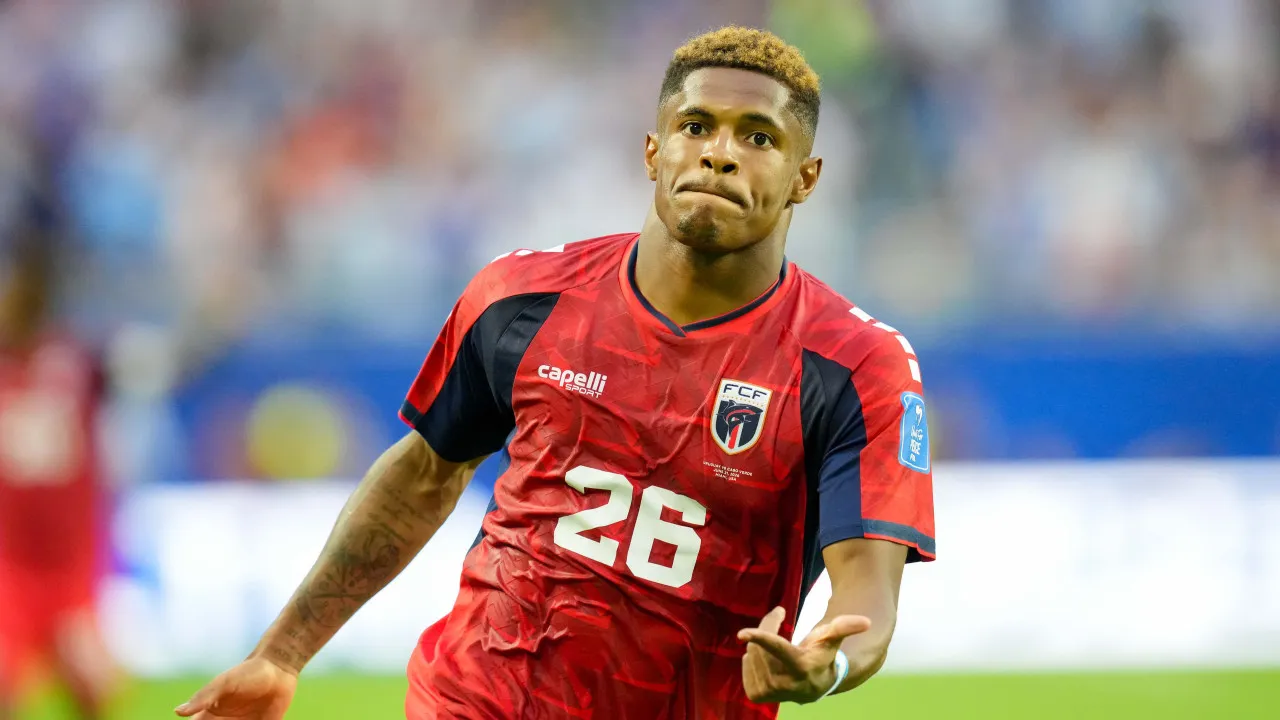 Hélio Varela escolhe Cabo Verde e marca gol histórico contra o Uruguai