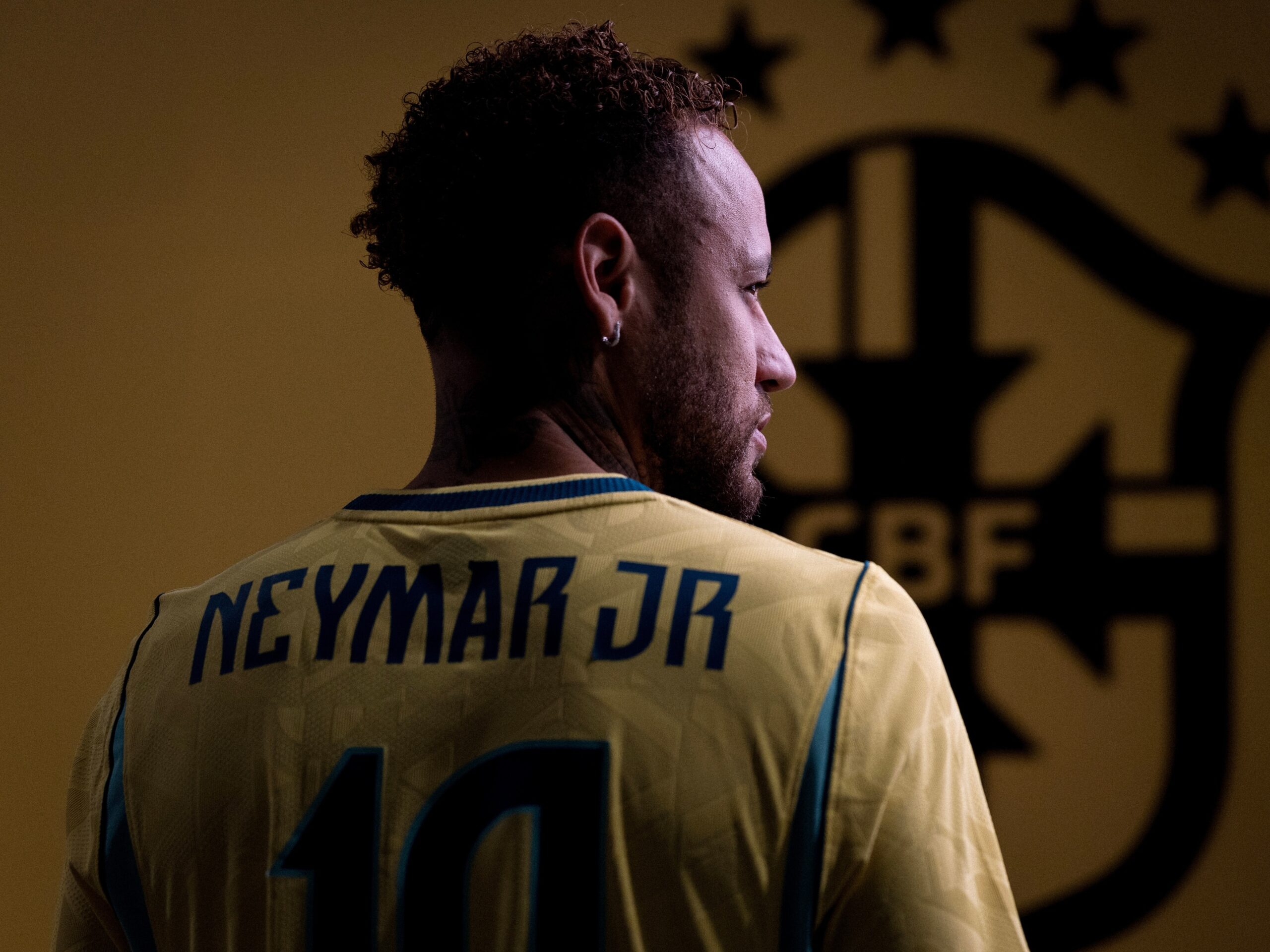 Ancelotti diz que Neymar estará à disposição da seleção contra a Escócia