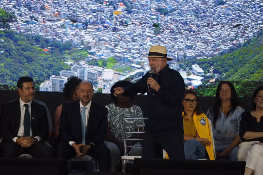 Novo PAC tenta superar legado de obras inacabadas no Complexo do Alemão
