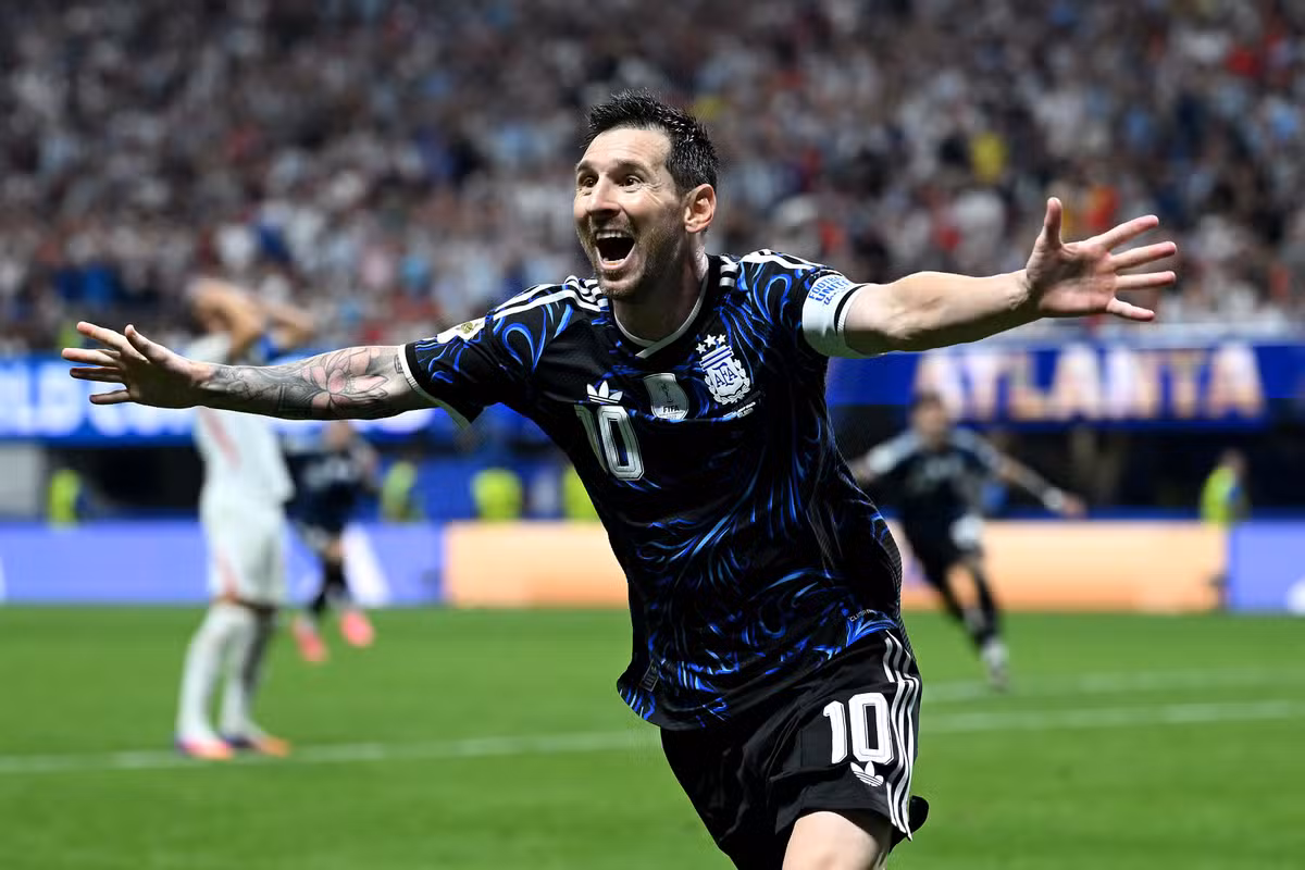 Scaloni coloca Messi acima de todos e sonha com bicampeonato da Argentina