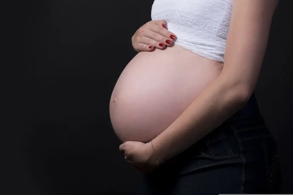 Ondas de calor na gestação podem afetar desenvolvimento dos bebês, aponta estudo
