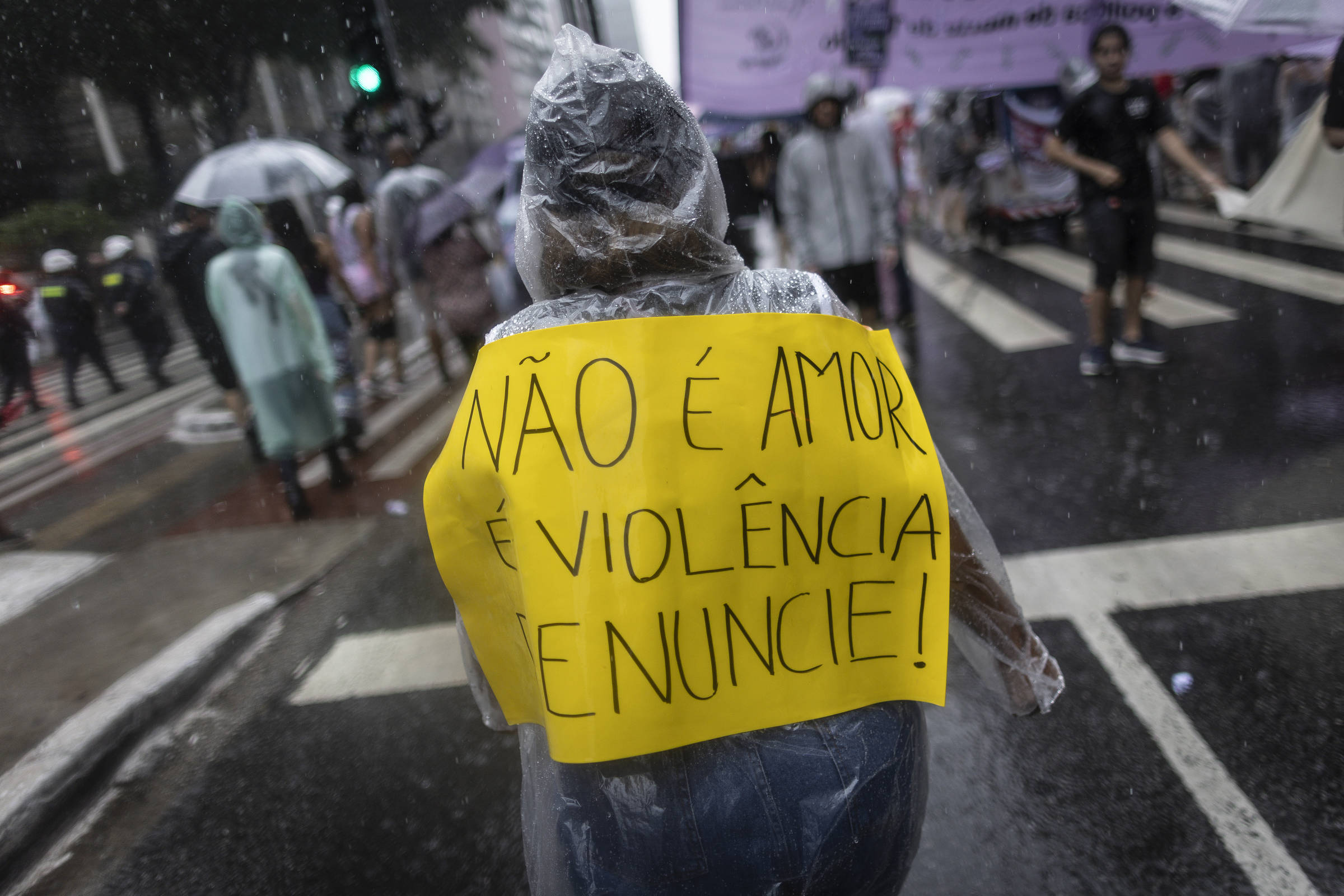 Recorde de feminicídios expõe avanço da violência contra as mulheres