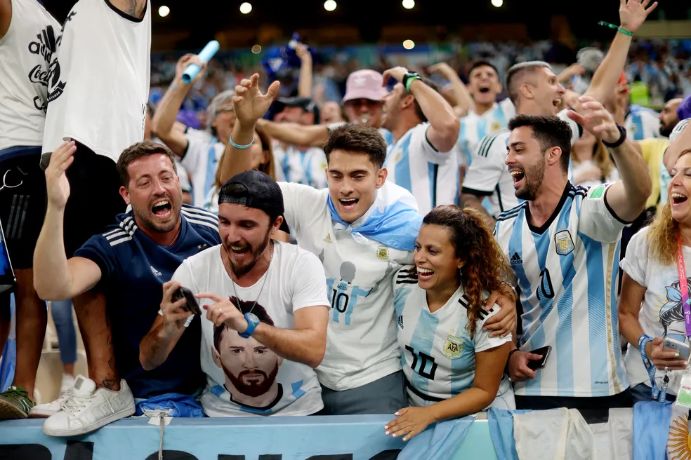Argentina lamenta fim do clássico, mas celebra caminho sem o Brasil na Copa