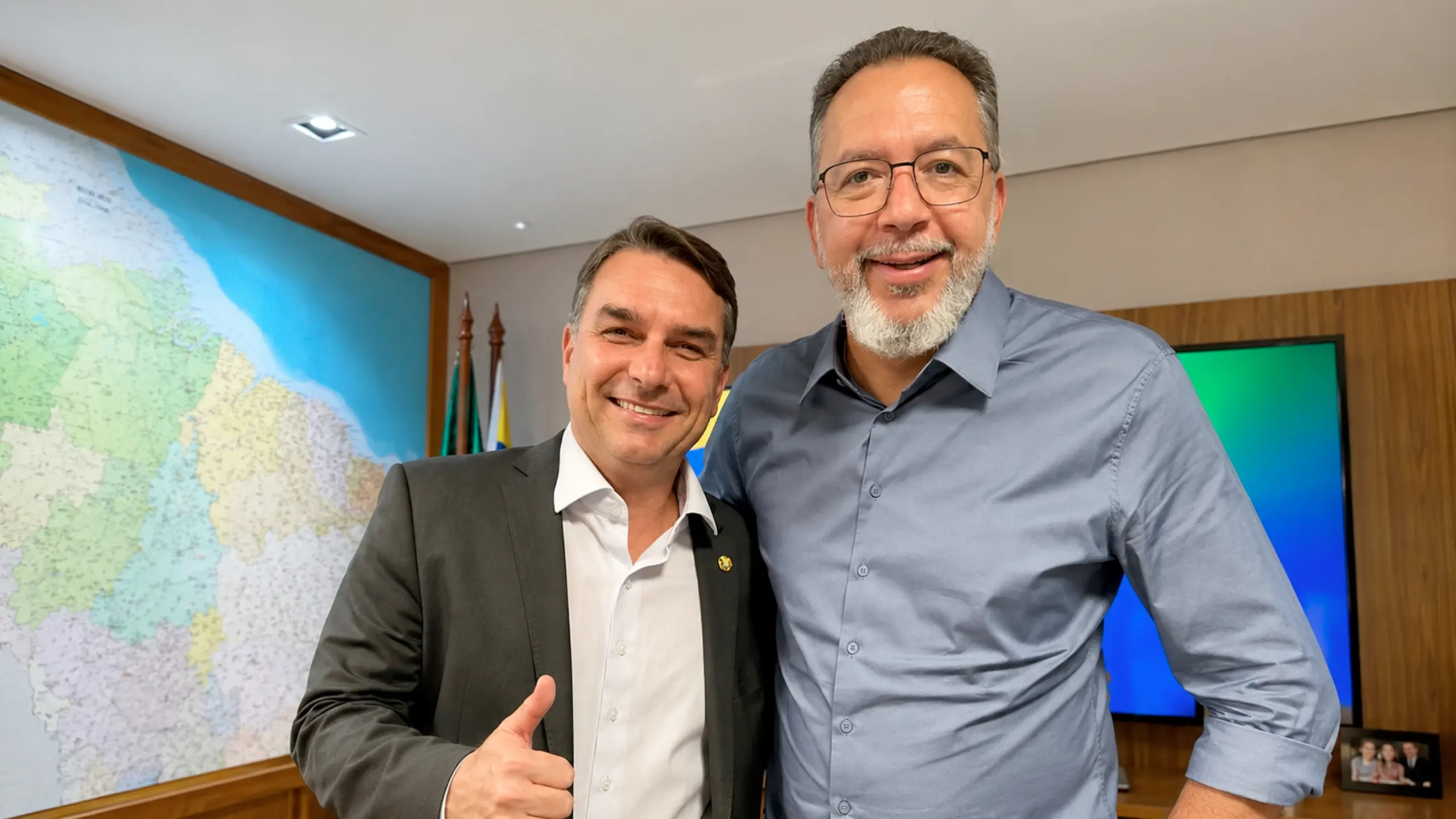 Operação da PF mira ex-prefeito indicado por Flávio Bolsonaro ao Senado