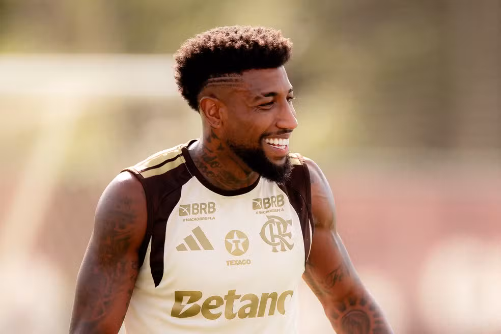 Flamengo rejeita propostas e só negocia principais jogadores por muito dinheiro