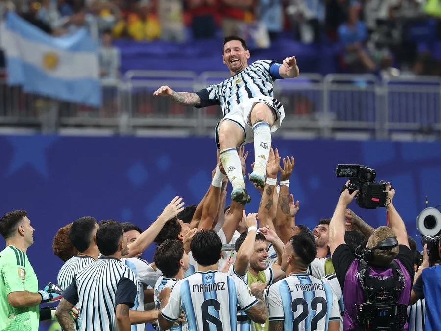 Messi joga quando contra a Suíça pelas quartas da Copa do Mundo 2026