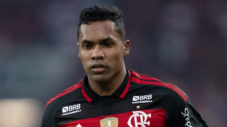 Flamengo renova contrato de Alex Sandro até dezembro de 2027