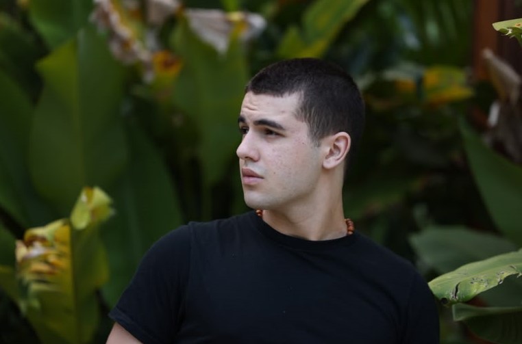 Cantor goiano VIICC leva música à trilha de novela da Globo