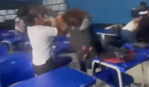Adolescente de 17 anos é agredida fisicamente por intolerância religiosa em escola de Goiás