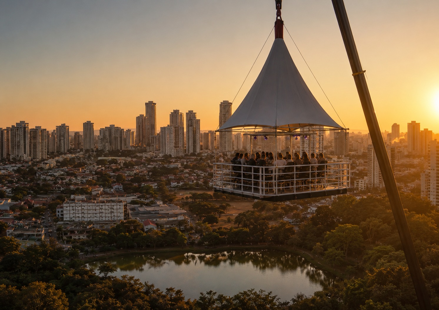 Bar suspenso a 40 metros oferece vista panorâmica do Parque Vaca Brava em Goiânia