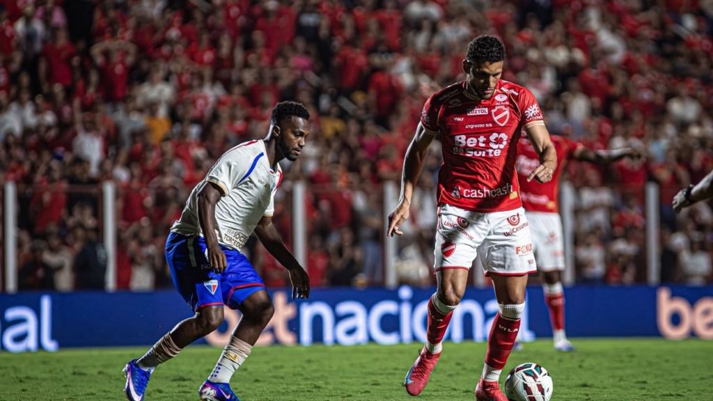 Vila Nova bate Fortaleza por 2 a 1 no OBA e volta a vencer na Série B