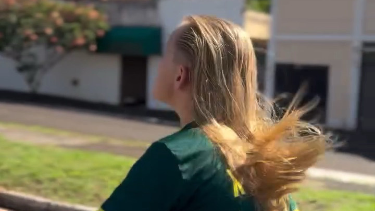Jovem atacante viraliza pela semelhança com Erling Haaland; veja vídeo