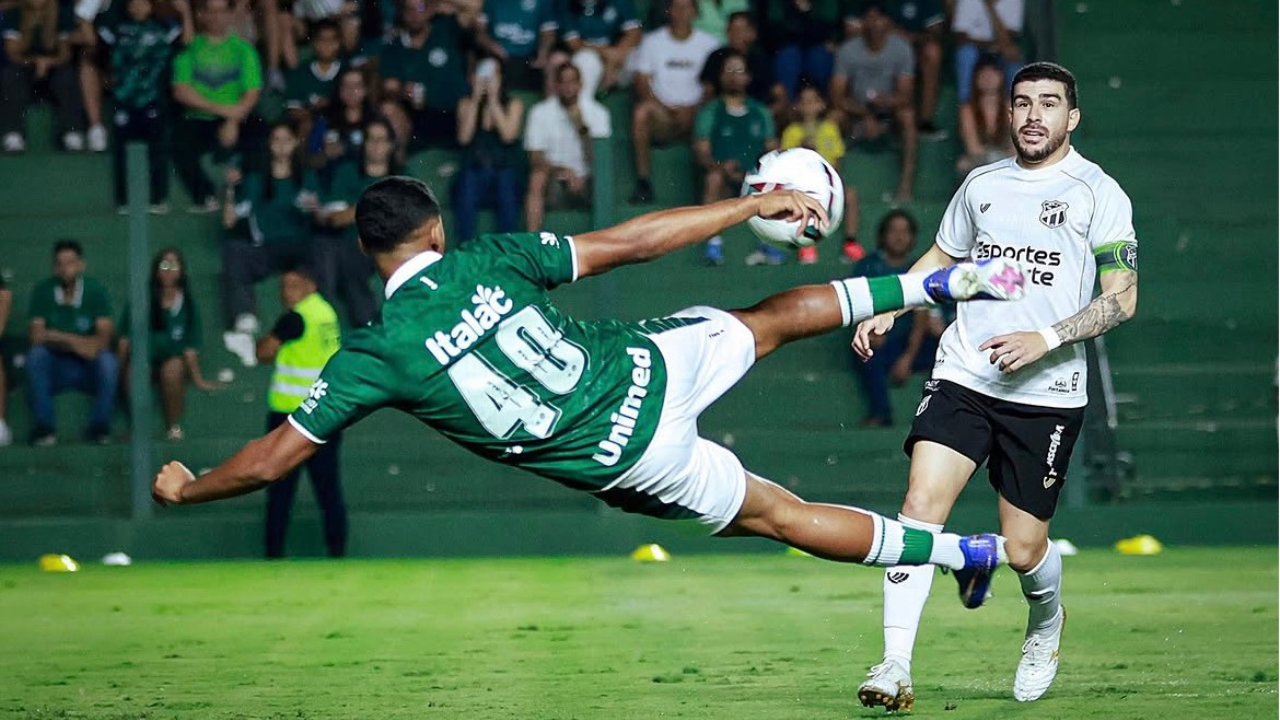 Com direito a golaço de voleio, Goiás vence Ceará por 2 a 0 na Serrinha em estreia de Mozart
