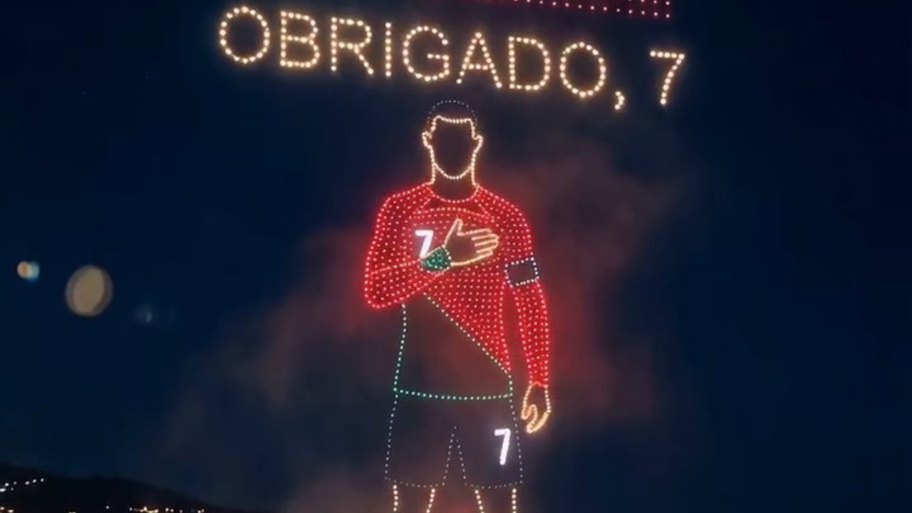 Vídeo: Cristiano Ronaldo recebe homenagem na Ilha da Madeira com espetáculo de drones