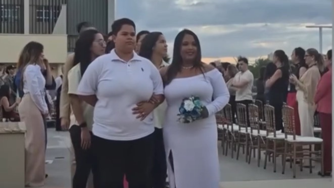 Vídeo: Casamento comunitário LGBTQIAPN+ une 106 casais em Goiânia em cerimônia no fórum cível