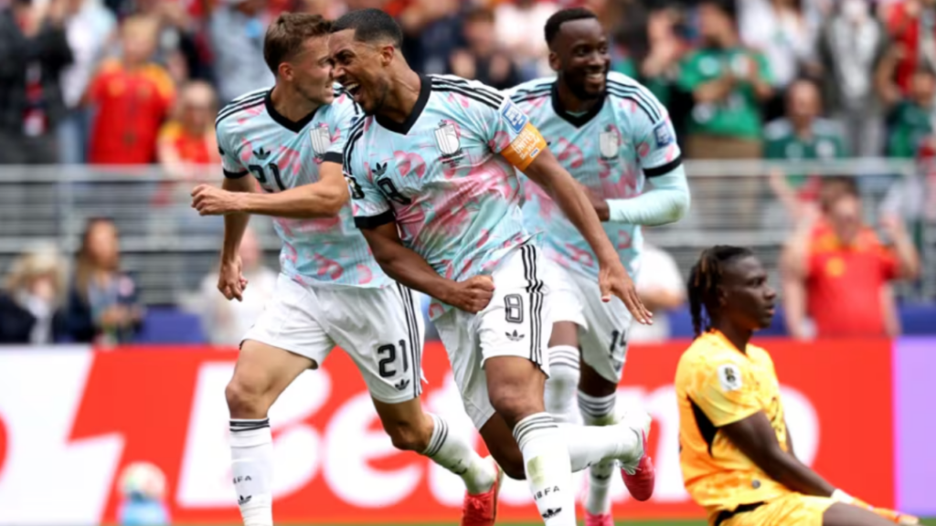 Senegal sofre novo drama com pênalti no fim, perde para Bélgica e dá adeus à Copa do Mundo