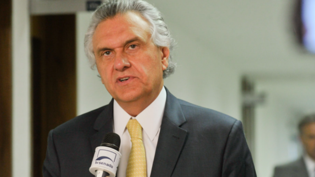 Caiado diz que voto em Flávio Bolsonaro favore reeleição de Lula. Assista ao vídeo