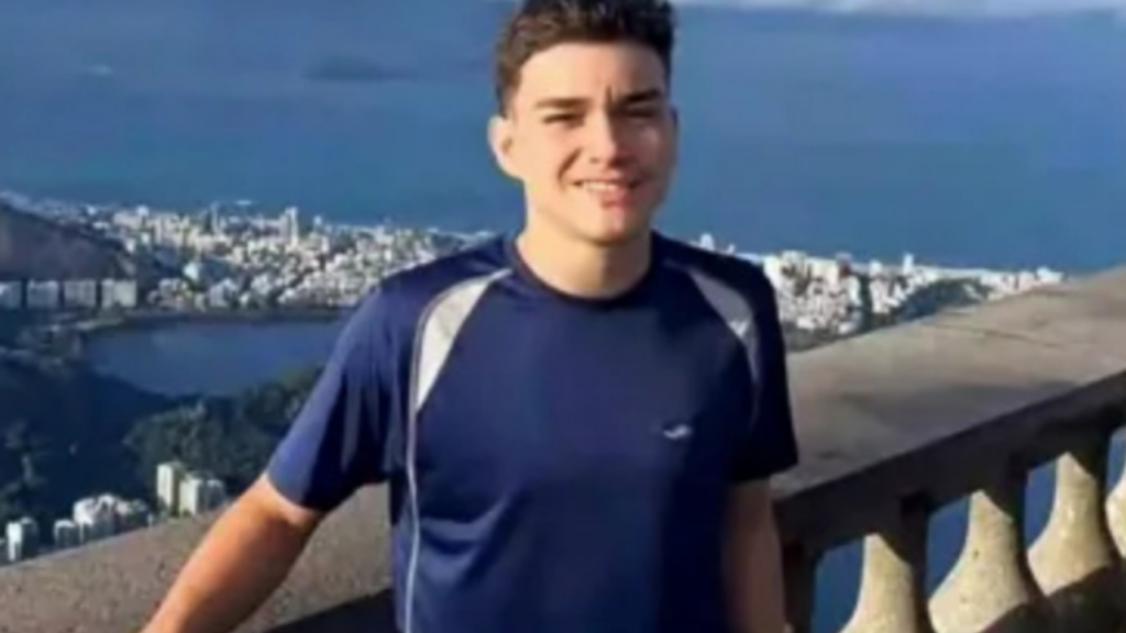 Corpo de adolescente goiano desaparecido em Copacabana é identificado pela família