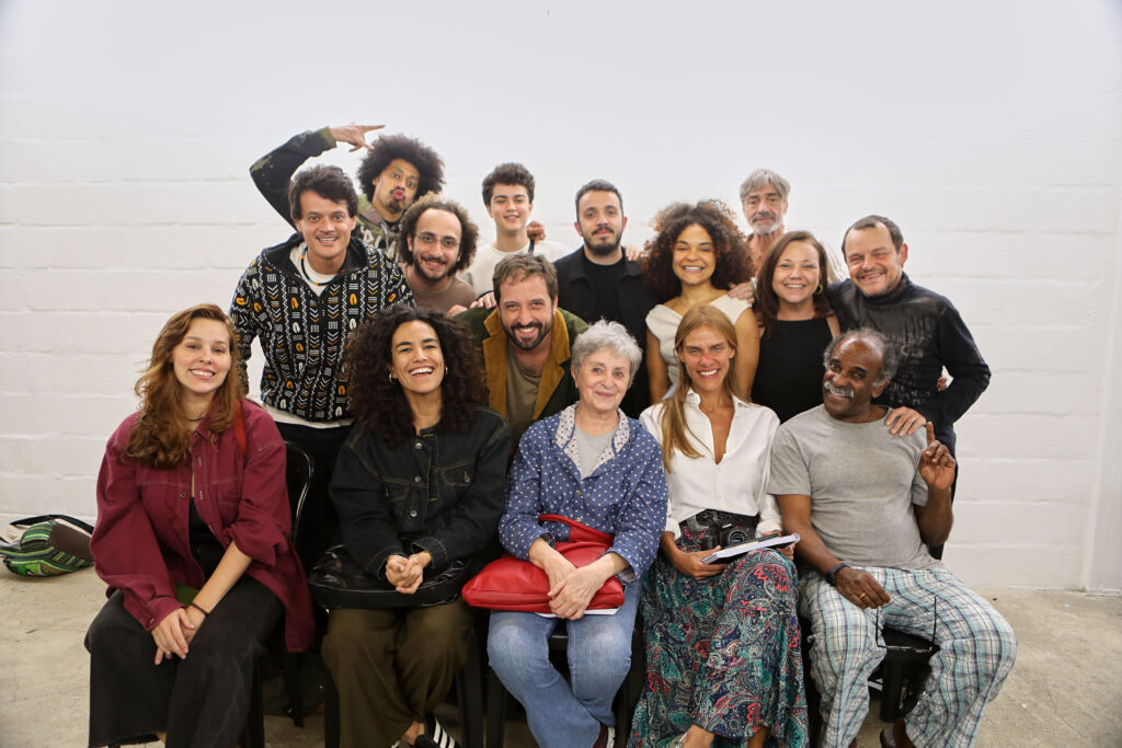 ‘O Zelador’, filme inspirado em série argentina de sucesso, revela elenco completo