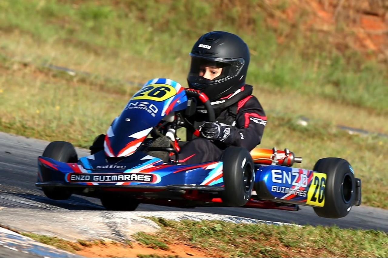 Enzo Guimarães vence duas etapas seguidas do Goiano de Kart na categoria Cadete