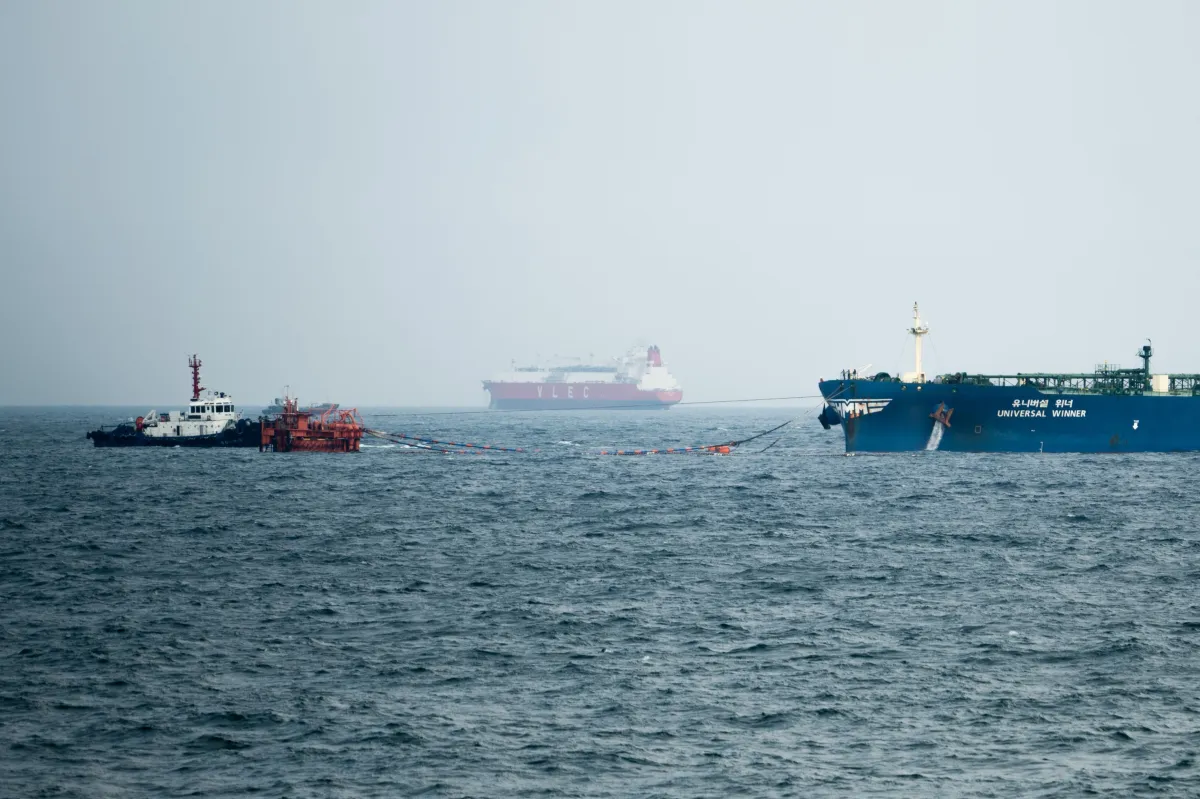 EUA atacam Irã após ofensiva contra navios comerciais no Estreito de Ormuz