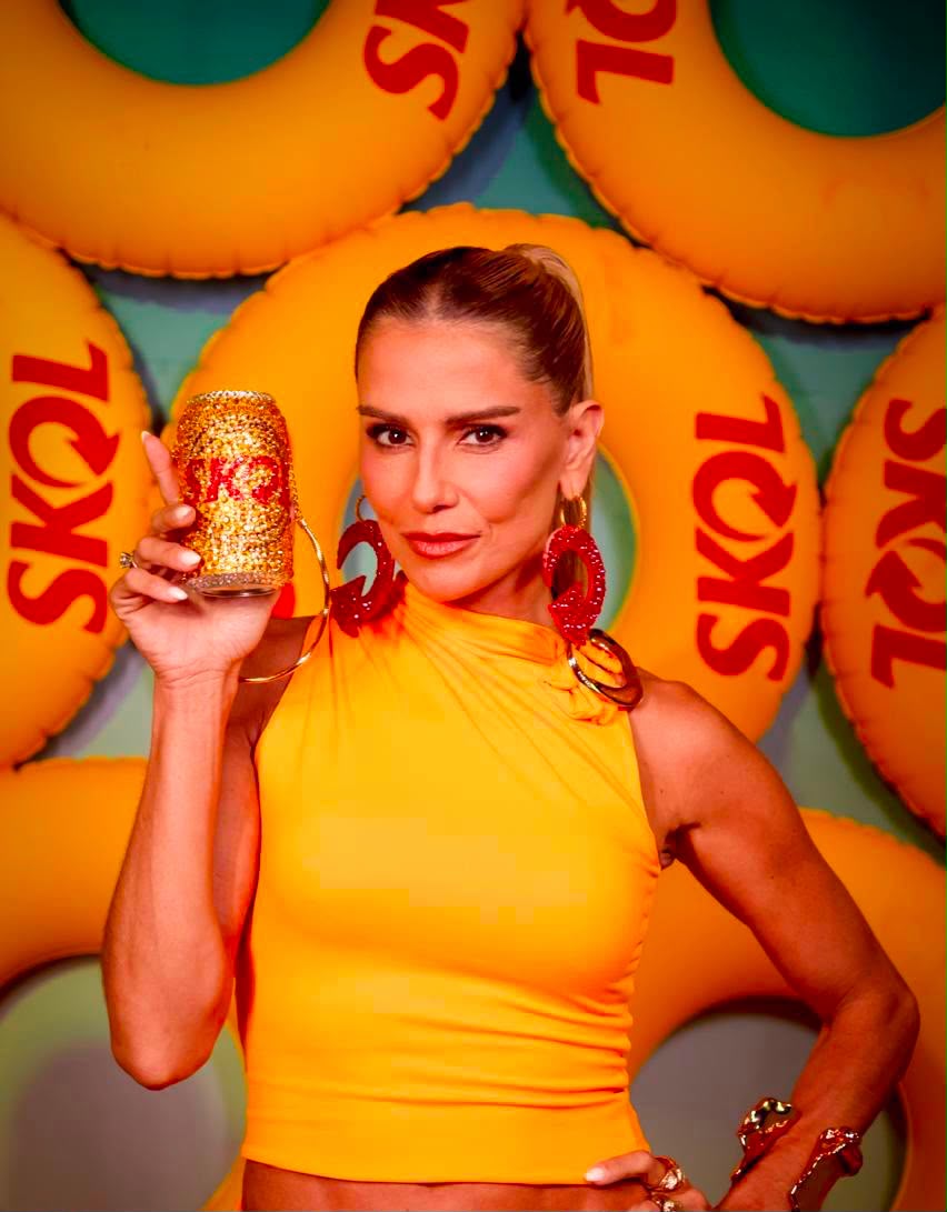 Deborah Secco vive experiências no Fortal e marca presença no Camarote Skol