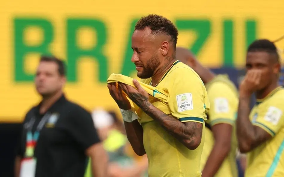 Neymar provoca goleiro após gol, mas Brasil é eliminado da Copa pela Noruega