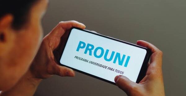 Inscrições para bolsas do Prouni no segundo semestre começam nesta terça-feira (7)