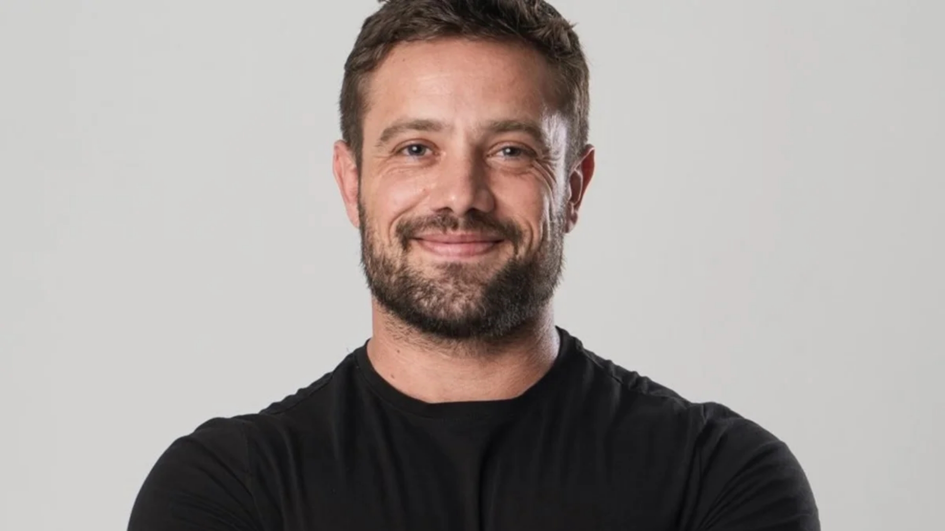 Em clínica de reabilitação, ator Rafael Cardoso escreve carta: "Perdi o controle"