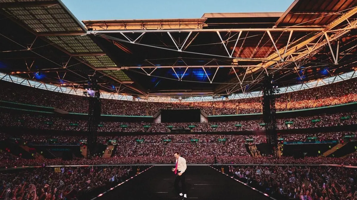 Harry Styles entra para o Guinness após série histórica de shows em Wembley