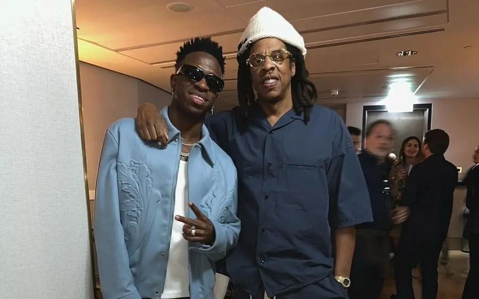 Vini Jr. recebe visita de Jay-Z durante folga da Seleção e foto agita a web