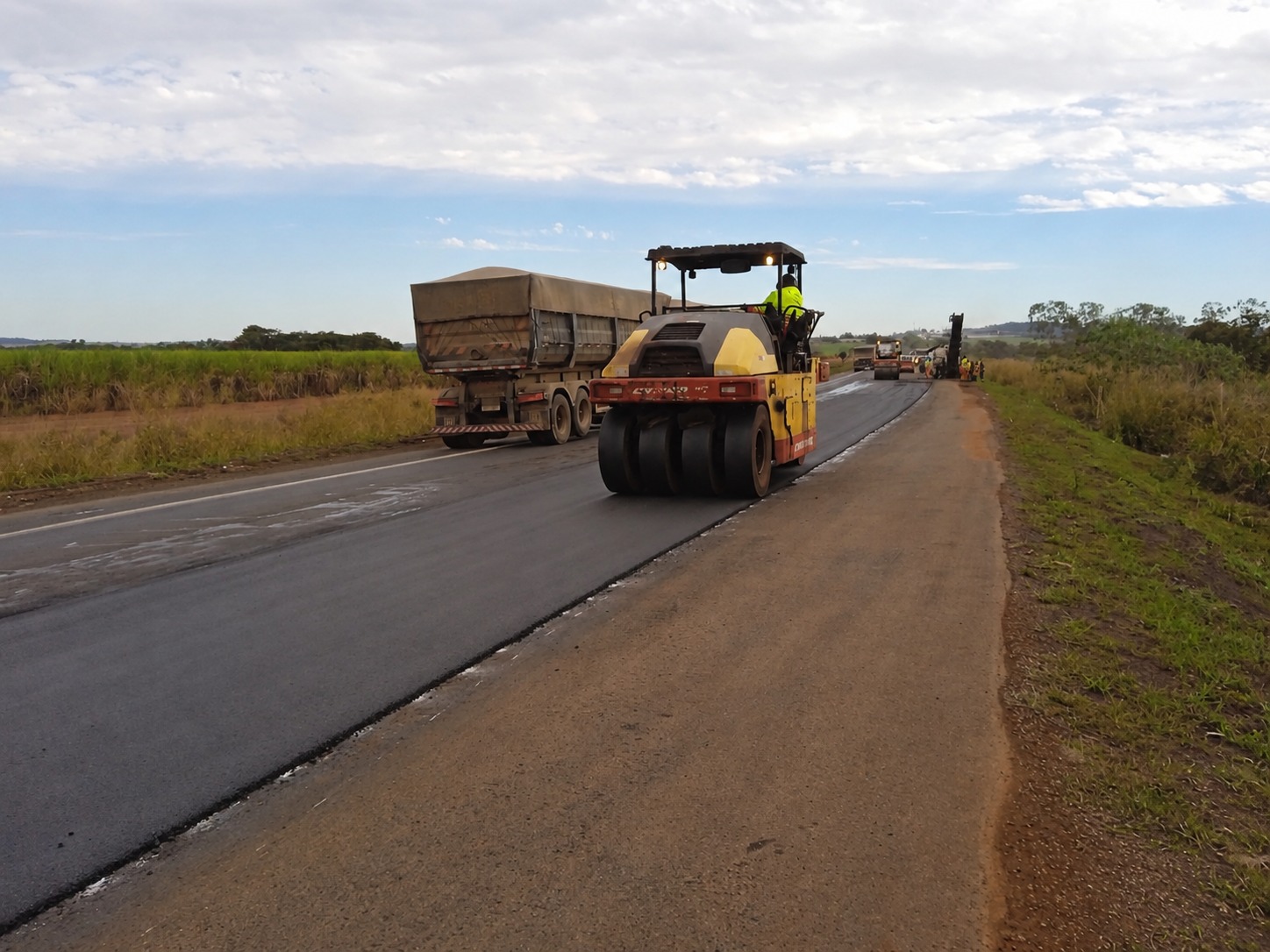Recuperação de rodovias avança em Goiás e fortalece corredor estratégico do agronegócio