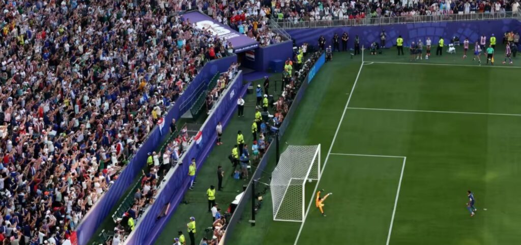 Mbappé decide em pênalti, fura retranca do Paraguai e leva França às quartas de final