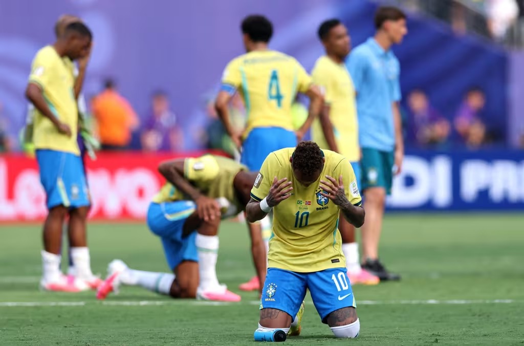 Dirigentes do futebol acreditam que Neymar pode seguir exemplo de Messi e desistir de aposentadoria da Seleção