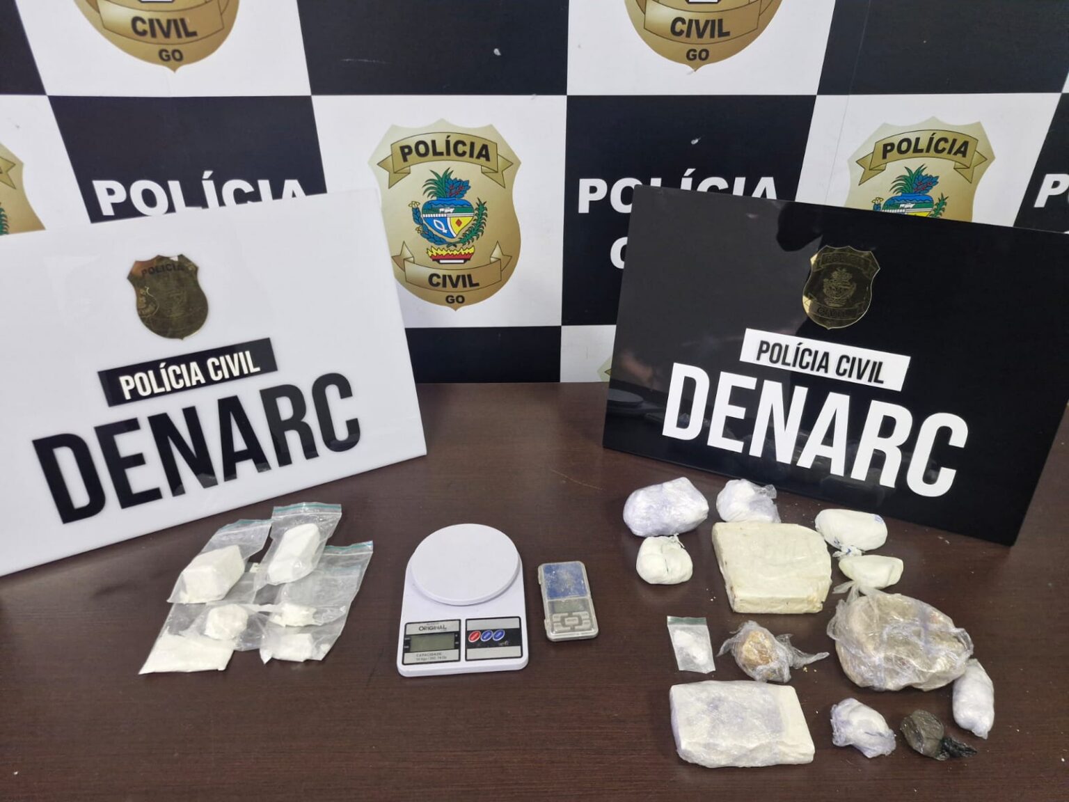 Polícia Civil de Goiás prende suspeitos de facção que movimentou mais de R$ 320 milhões com empresas de fachada